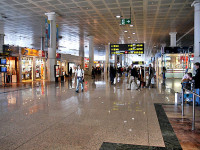 Barcelona aeroport Turistes estrangers// Imatge de Wikimedia Commons
