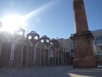 La xemeneia de la plaça Didó // Foto: Sergi Colomer